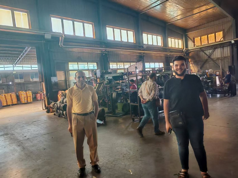 Pneumatici e camere d'aria per moto ottengono il riconoscimento del cliente egiziano durante la visita in fabbrica